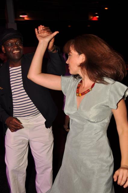 min 2010 11 13 fous swing 383